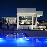 Oda ve Kahvaltı Casanova 4*